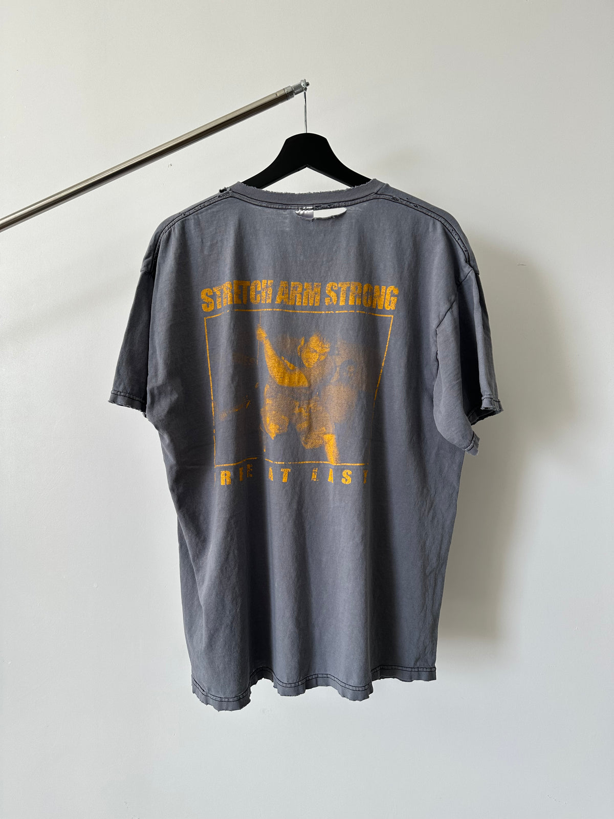 2000s Vintage Stretch Arm Strong Shirt