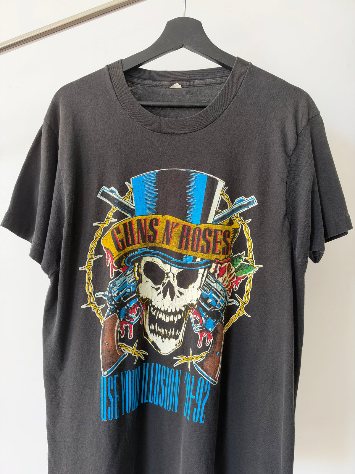 1991 Vintage Guns N' Roses "Use Your Illusion Tour" Shirt