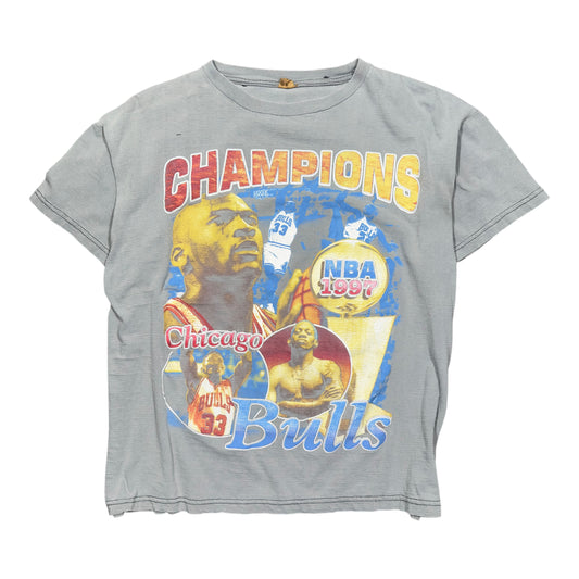1990s Vintage NBA Chicago Bulls Shirt